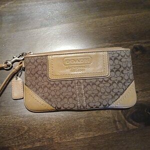 NWOT Coach Signature Wristlet